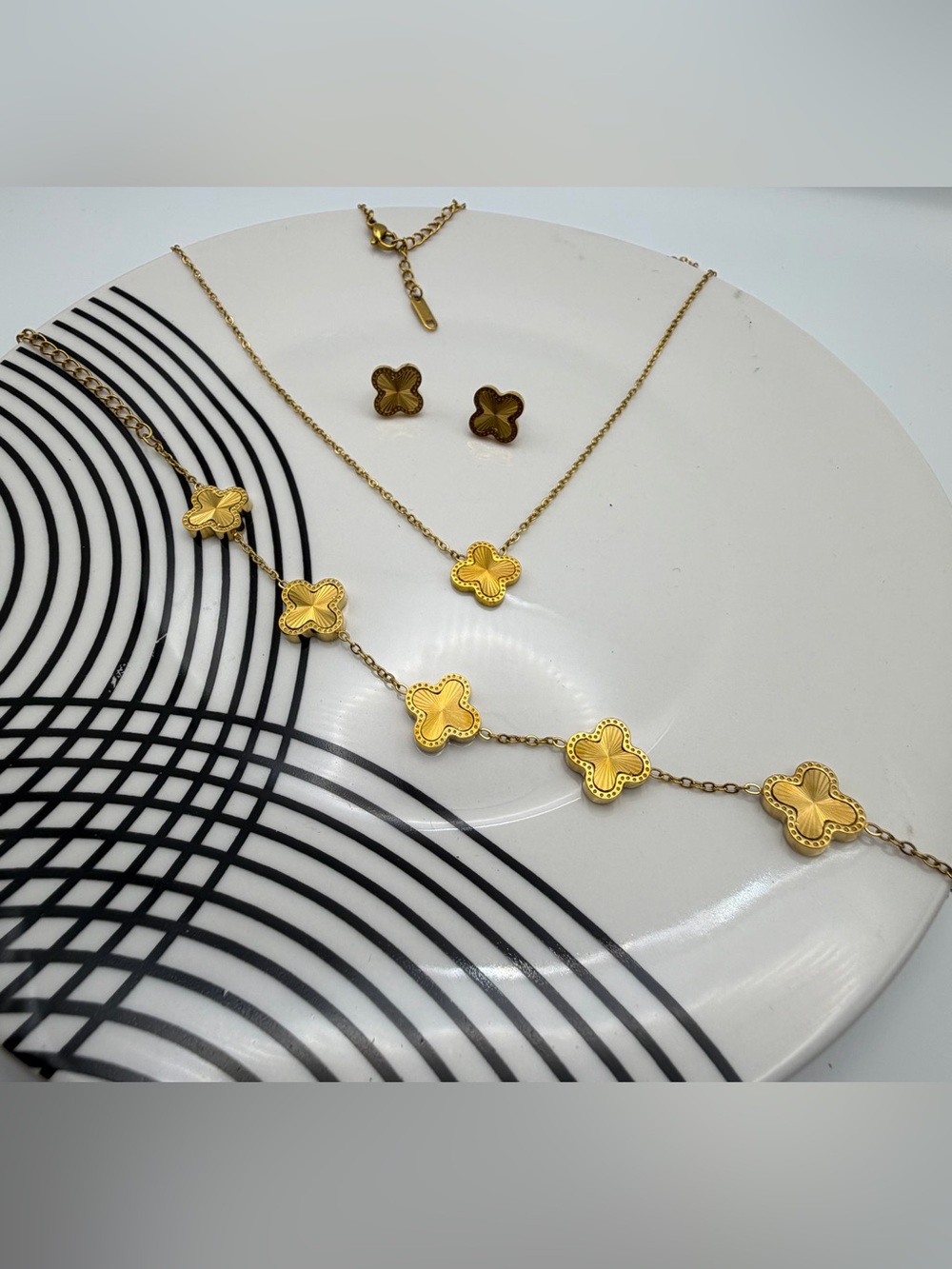 18 k Gold Plated Stainless Steel Clover Pendant Necklace, Bracelet, Earring Set